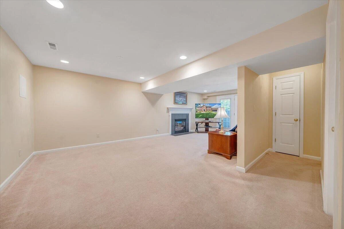 6204 Sandhurst DR - Photo 55
