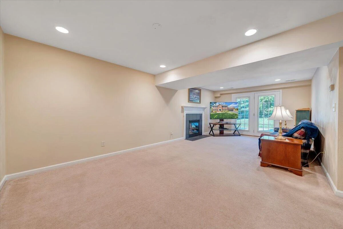 6204 Sandhurst DR - Photo 56