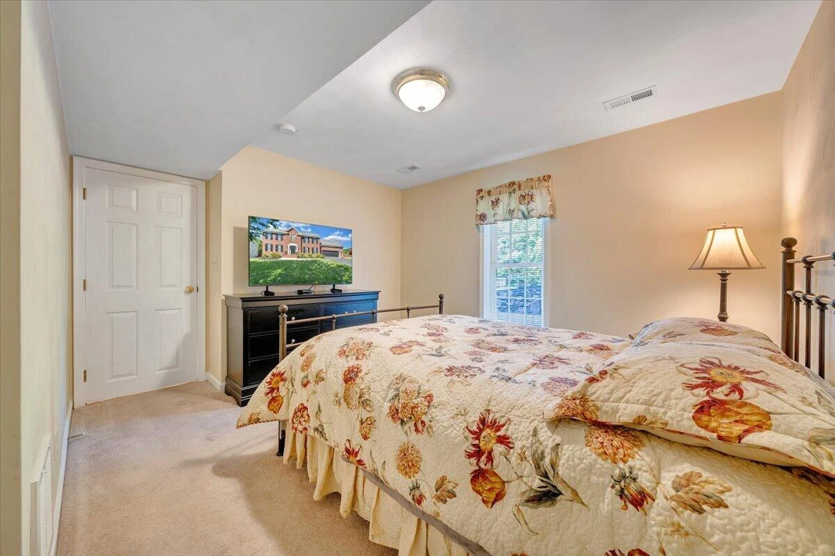 6204 Sandhurst DR - Photo 61
