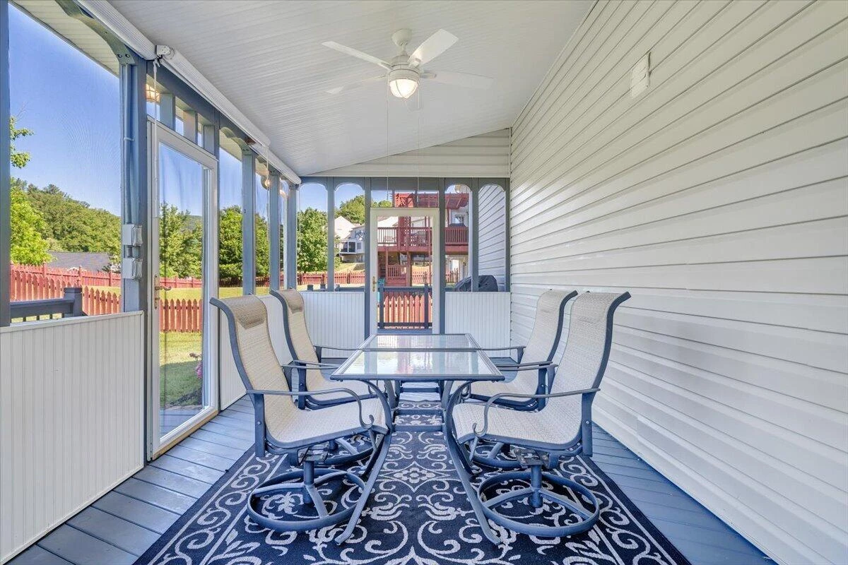 6204 Sandhurst DR - Photo 69