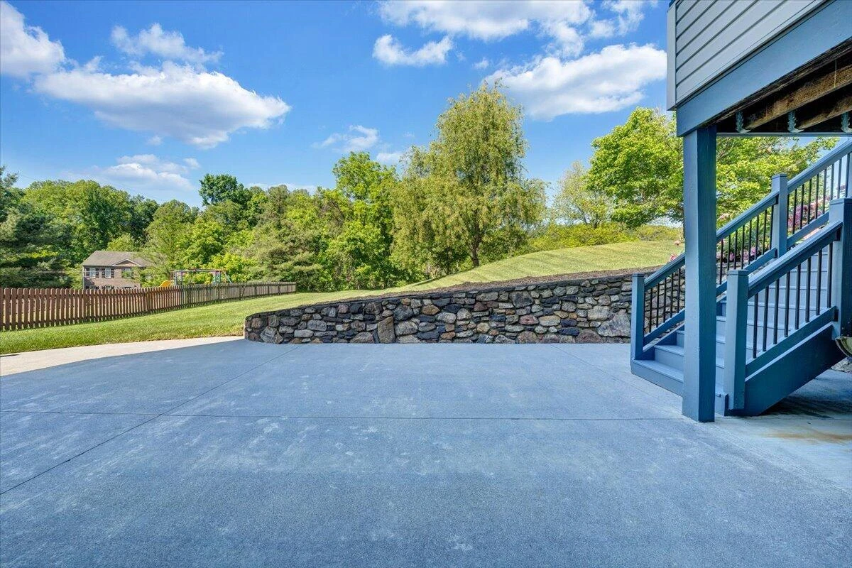 6204 Sandhurst DR - Photo 74