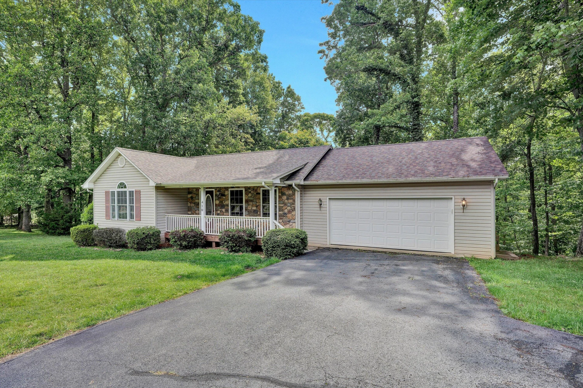 410 Middle Valley RD - Photo 3