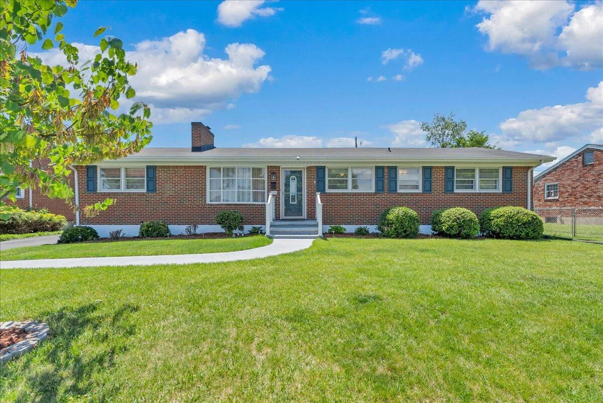 710 Anchor DR