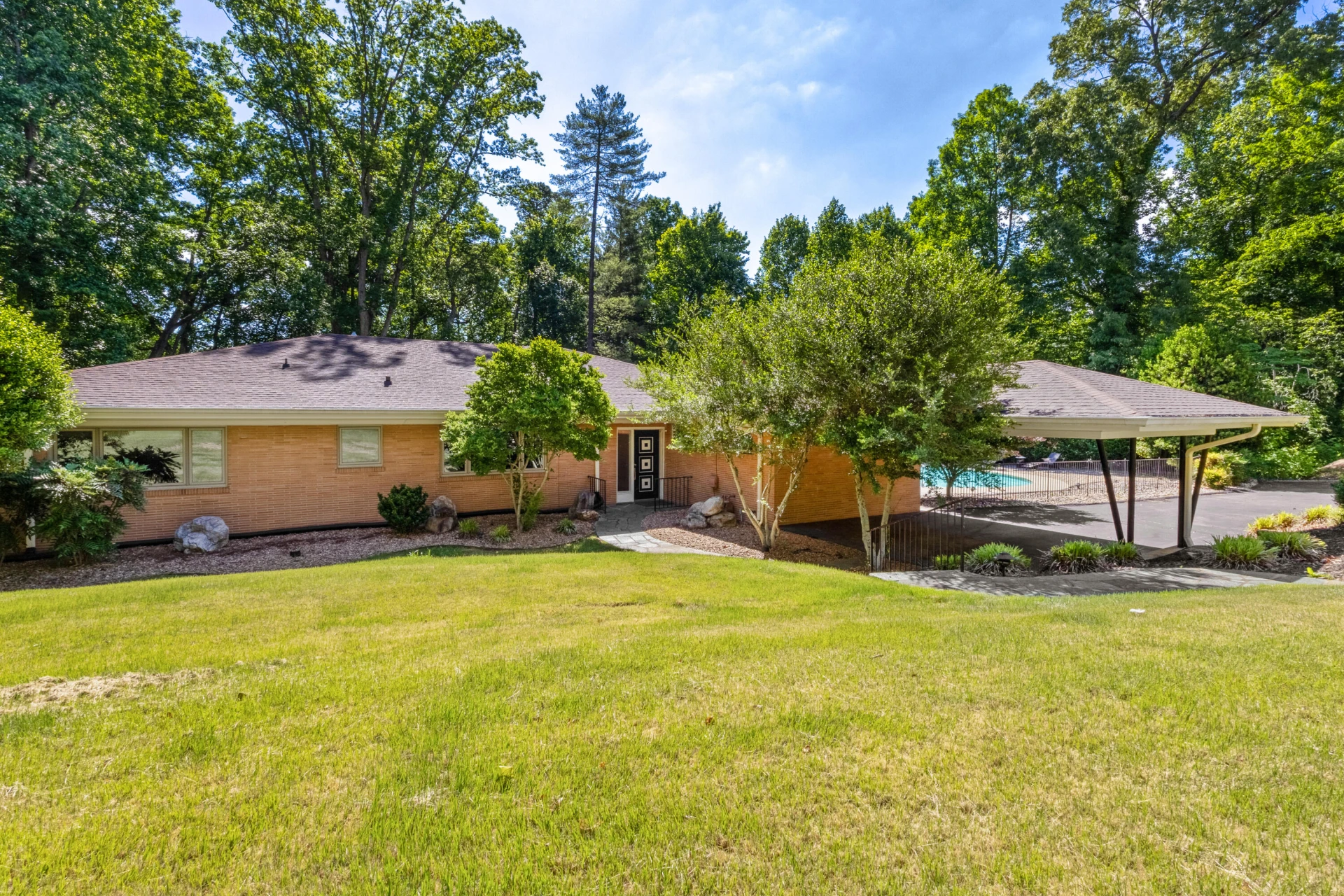 7 Country Club DR