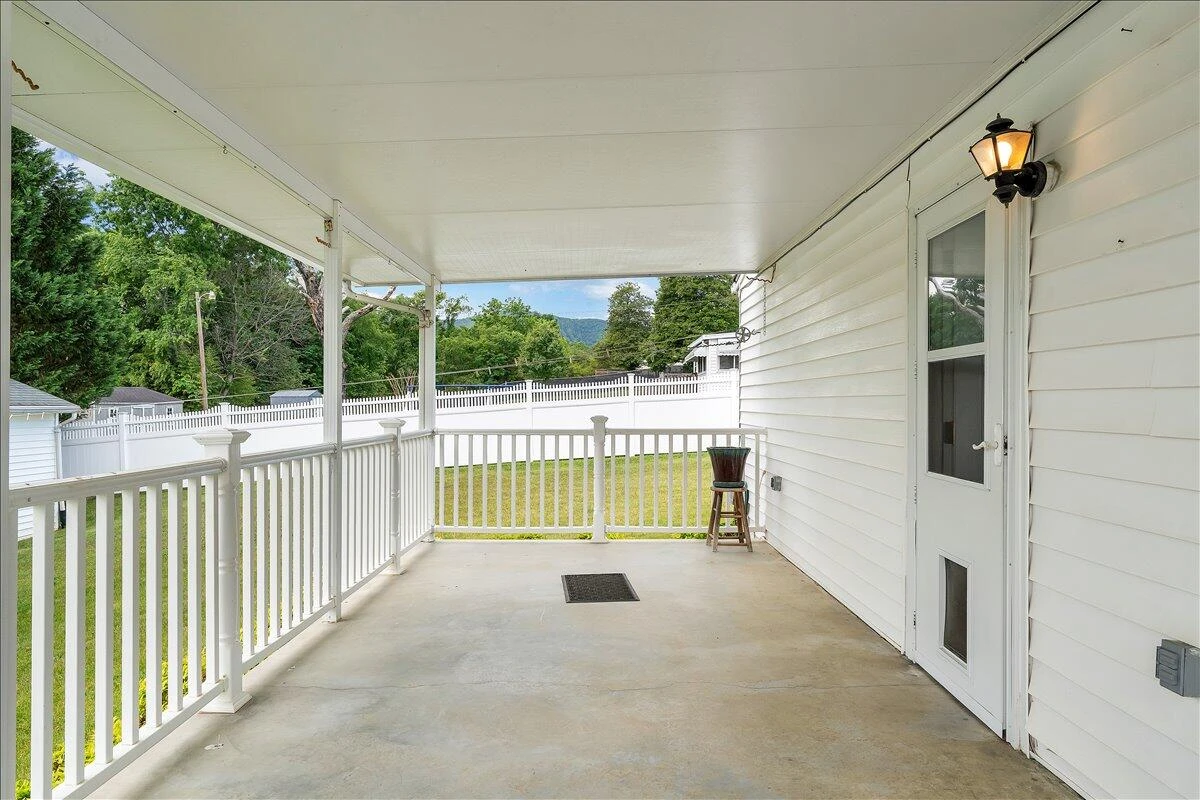 40 Upland DR - Photo 26