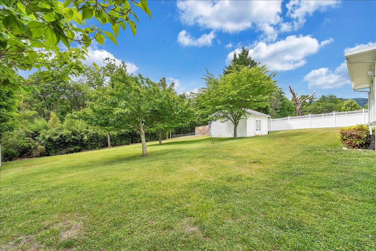40 Upland DR - Photo 37
