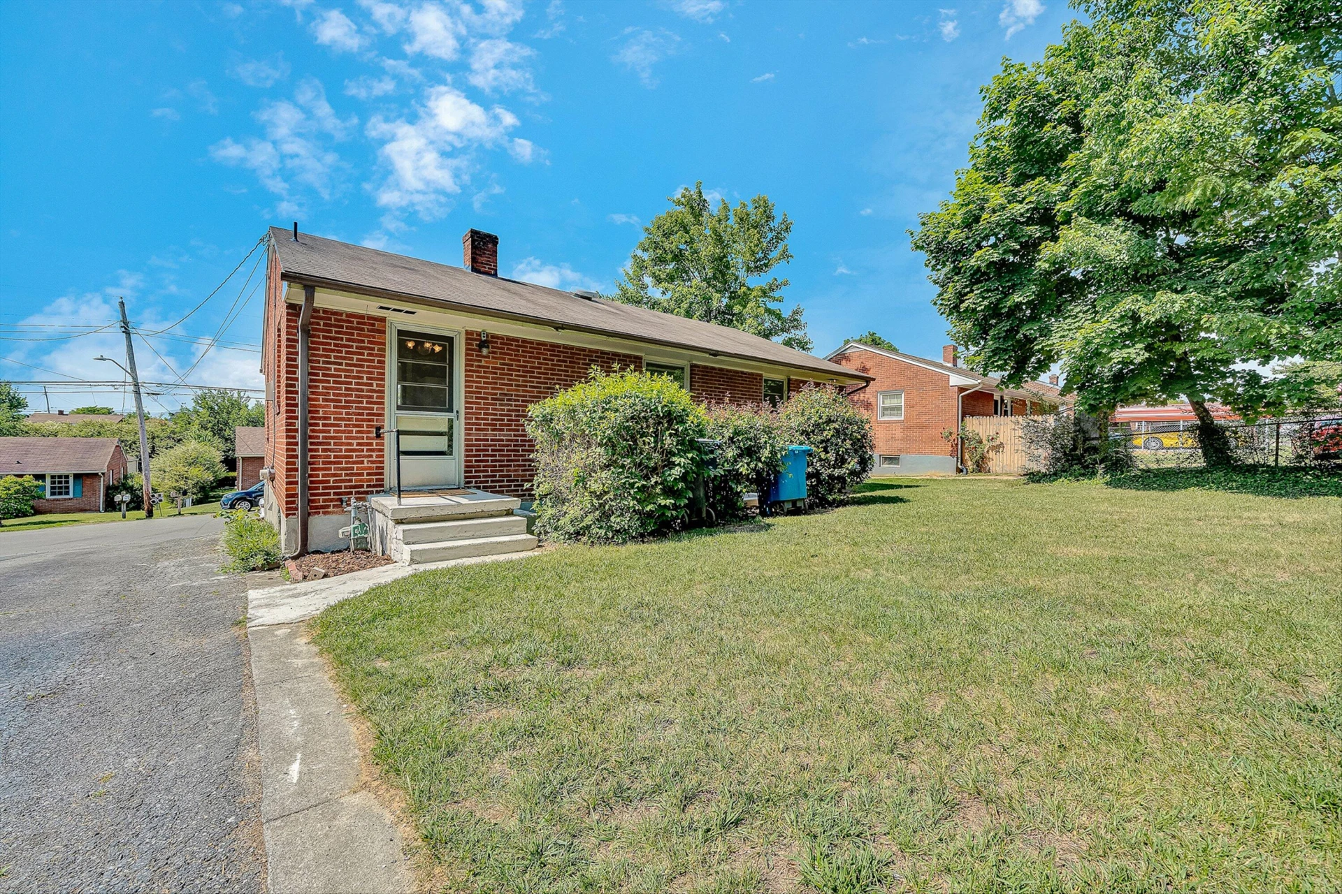 5225 Morwanda ST NW - Photo 27