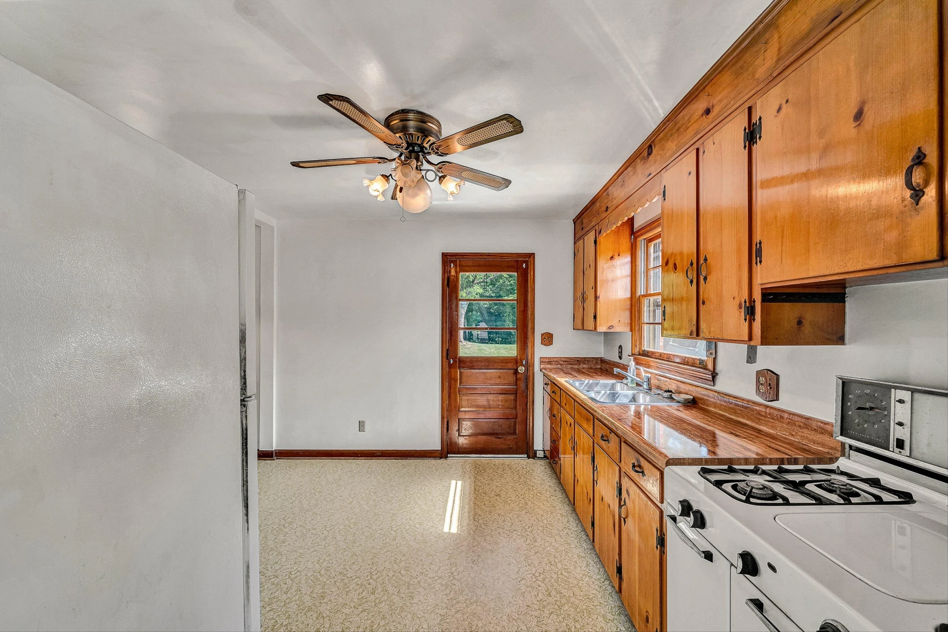 5225 Morwanda ST NW - Photo 7