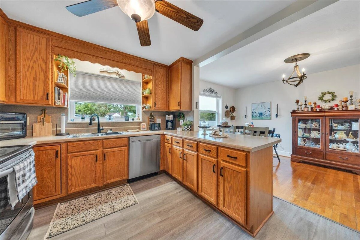 3506 Greenland AVE NW - Photo 11