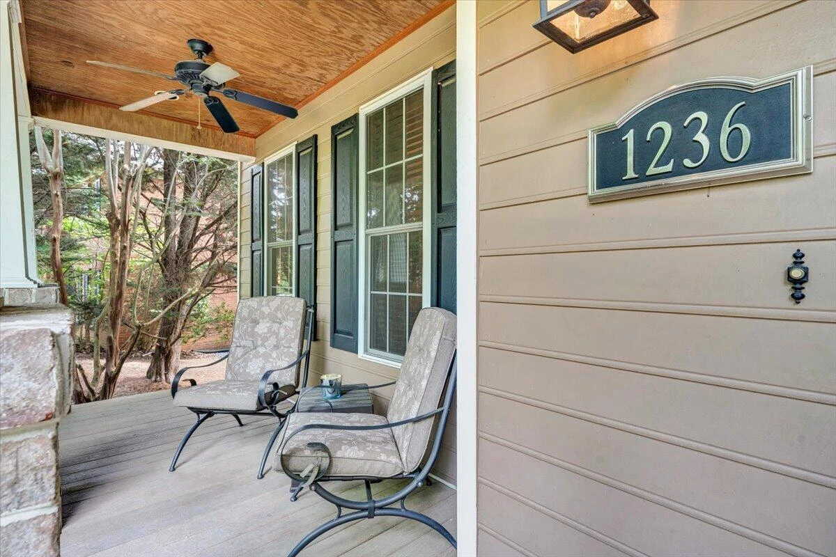 1236 Longview RD - Photo 6