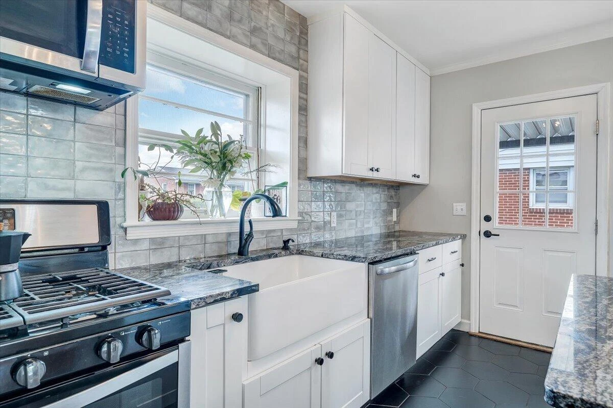 5131 Hazelridge RD NW - Photo 10