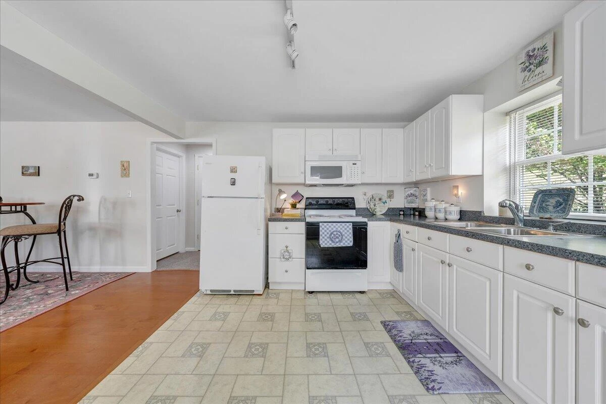 5025 Salem Tpke NW - Photo 8