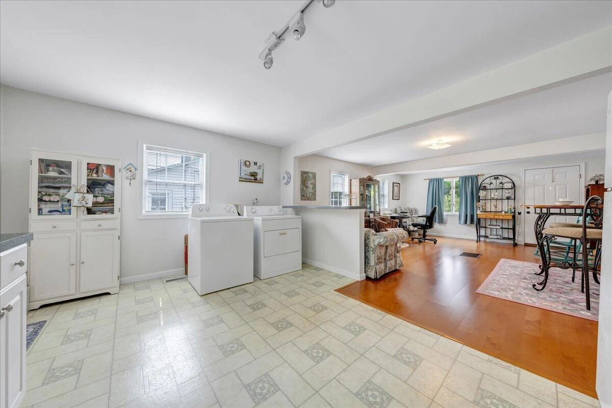 5025 Salem Tpke NW - Photo 9