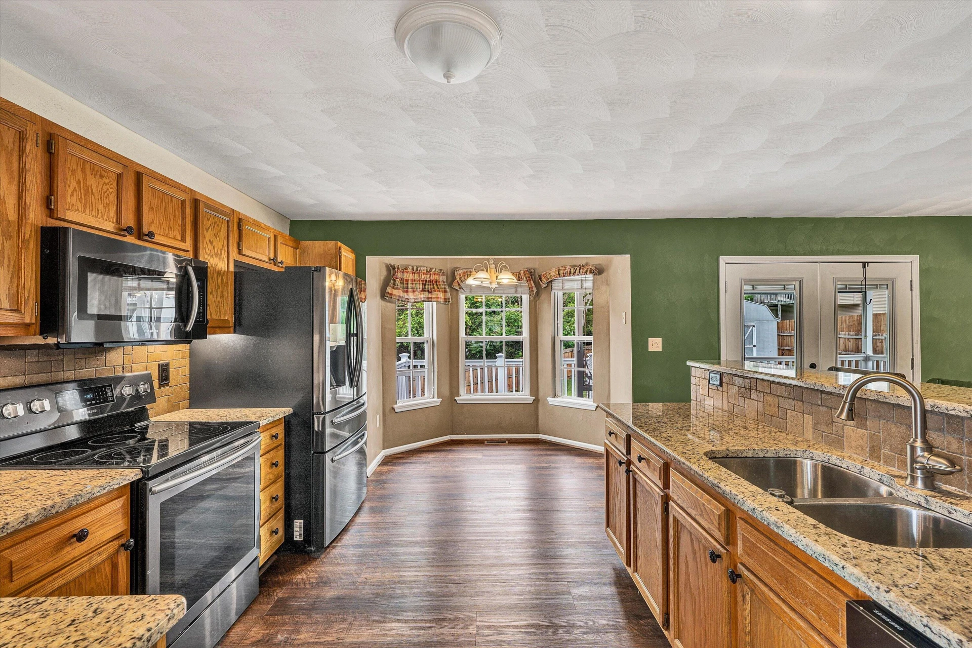 4513 Lomond CIR - Photo 10