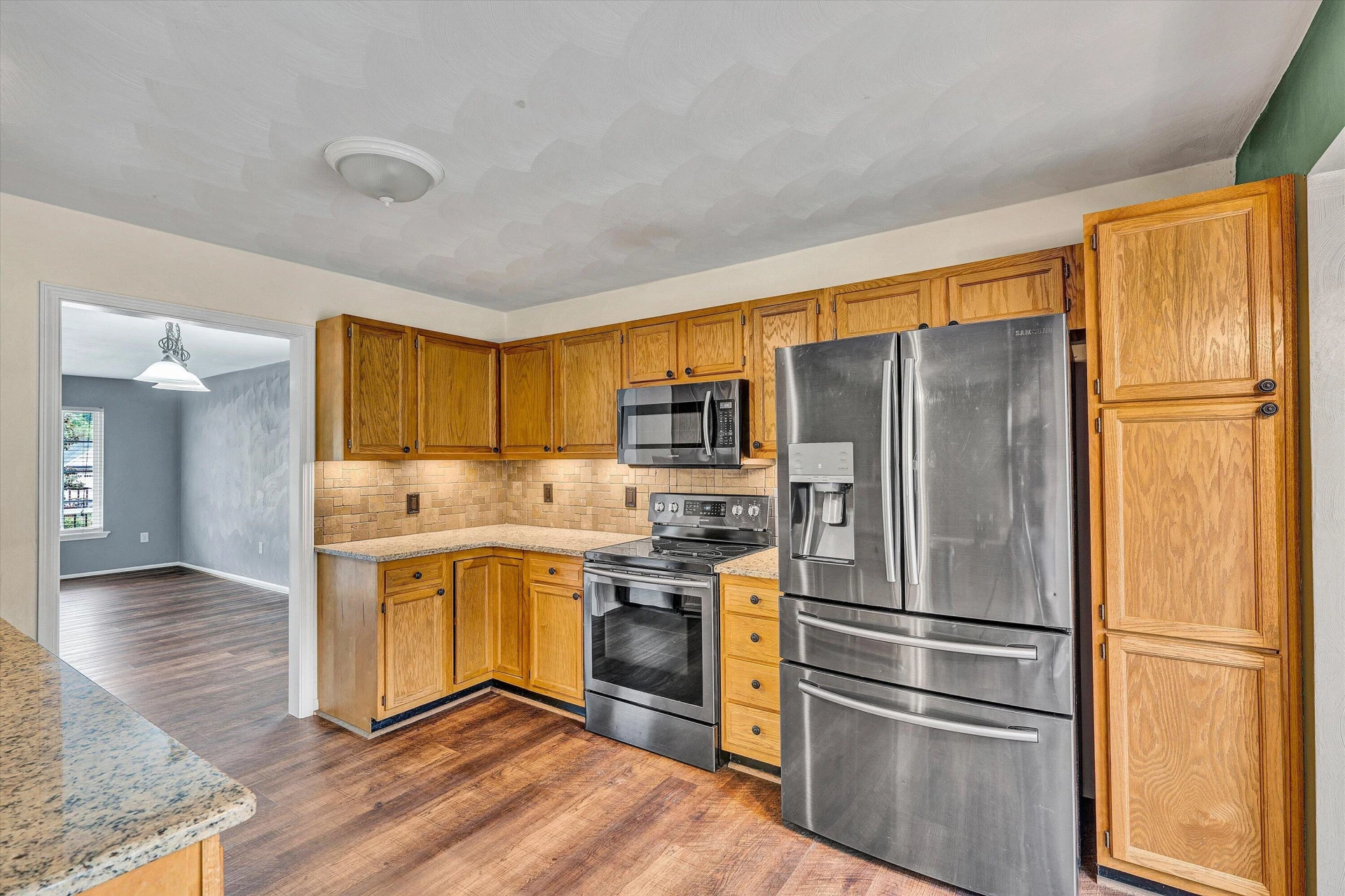 4513 Lomond CIR - Photo 11
