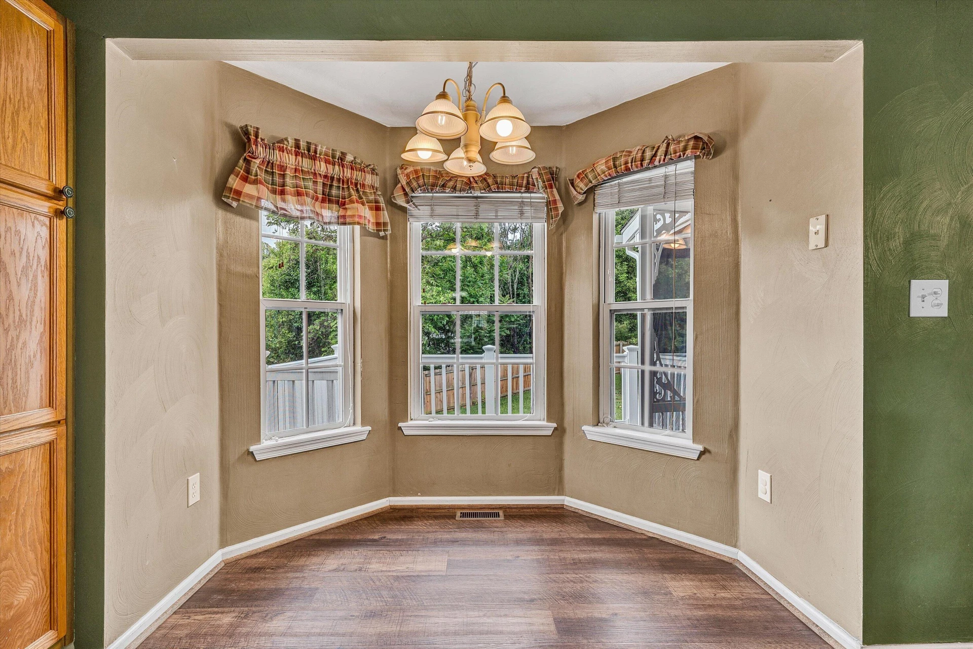 4513 Lomond CIR - Photo 13