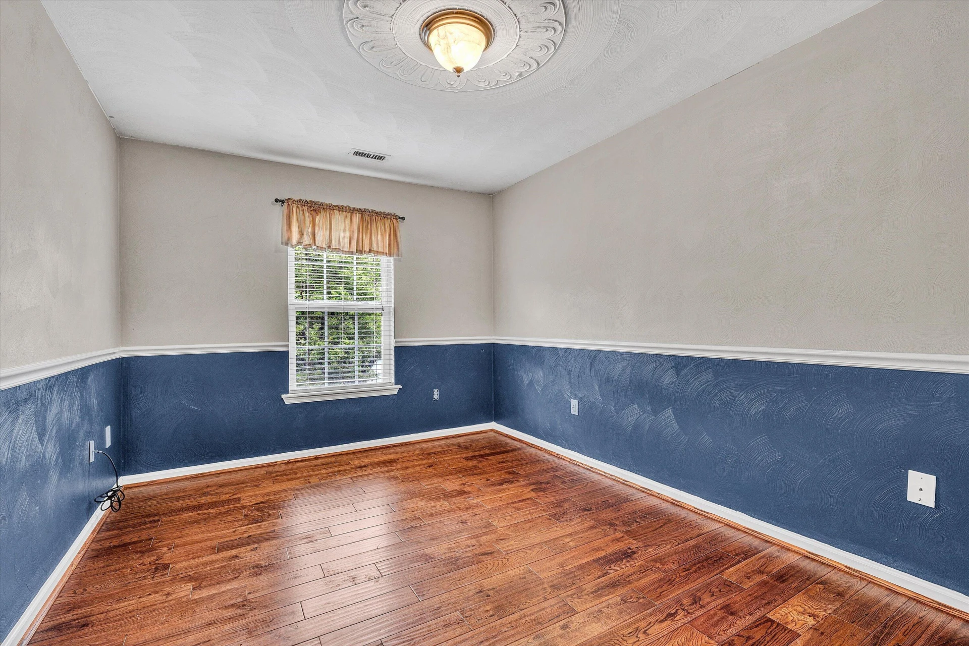 4513 Lomond CIR - Photo 25