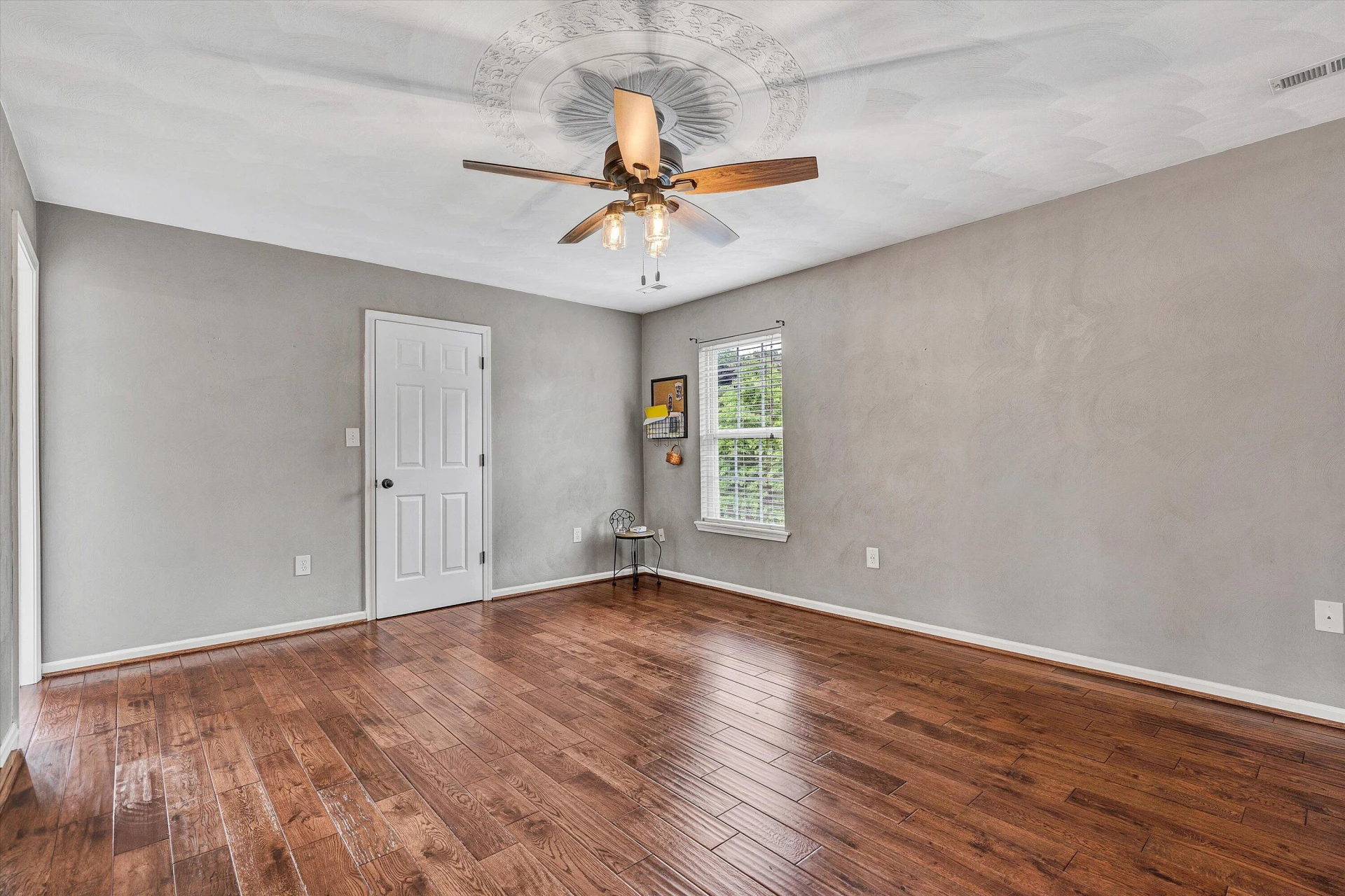 4513 Lomond CIR - Photo 26