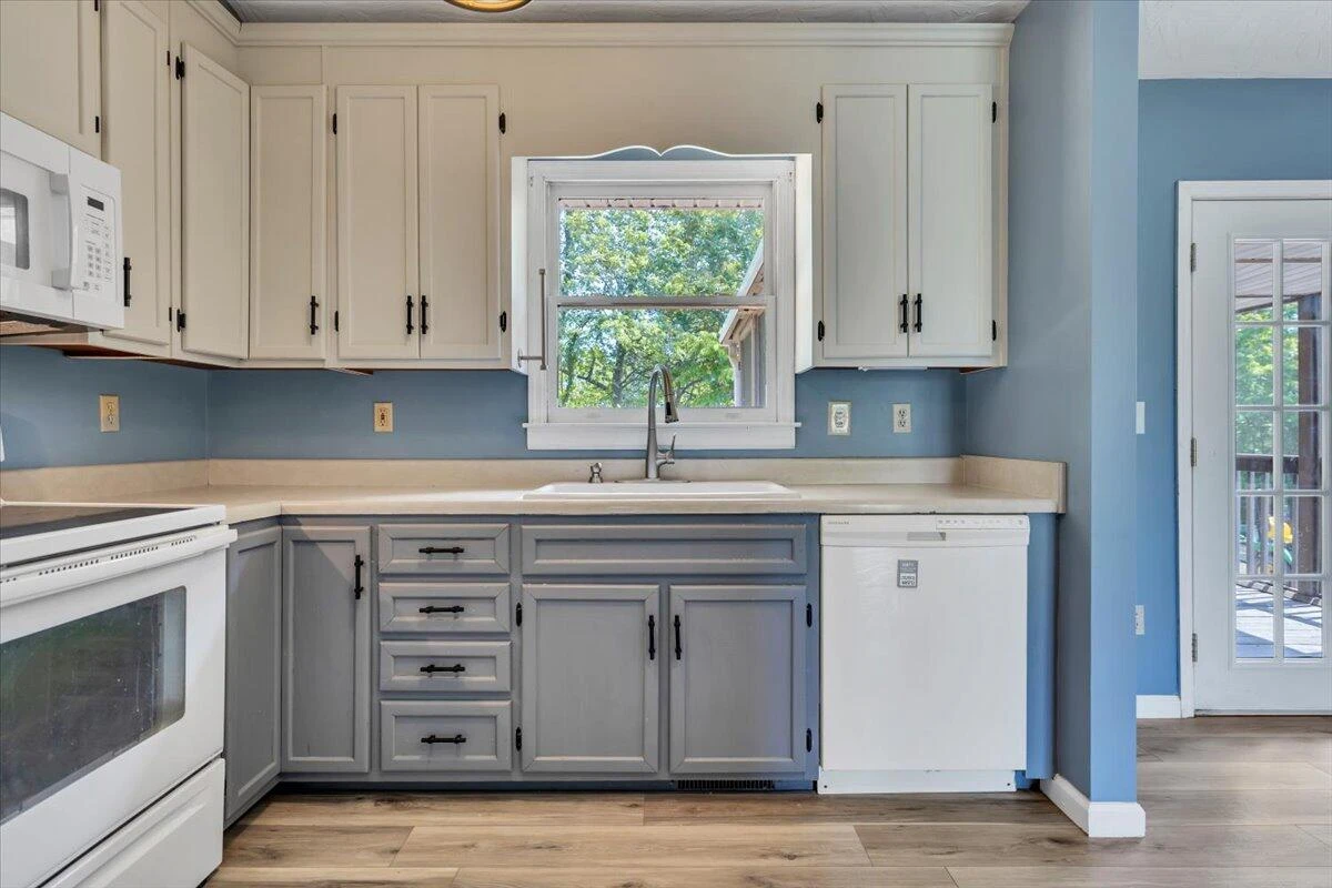 347 Roy RD - Photo 13