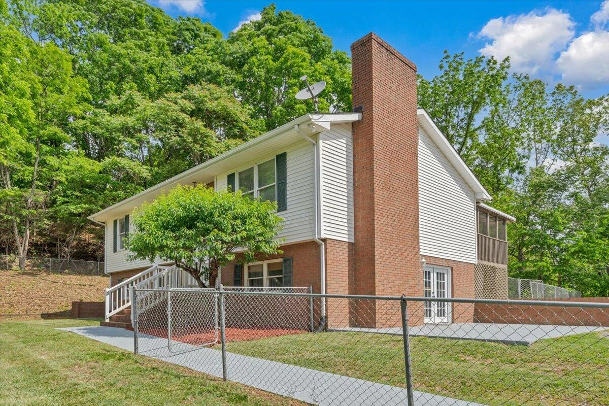 347 Roy RD - Photo 37