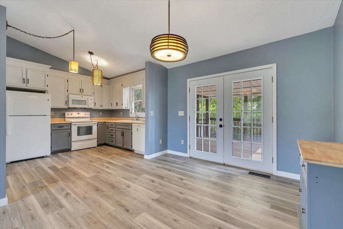 347 Roy RD - Photo 8
