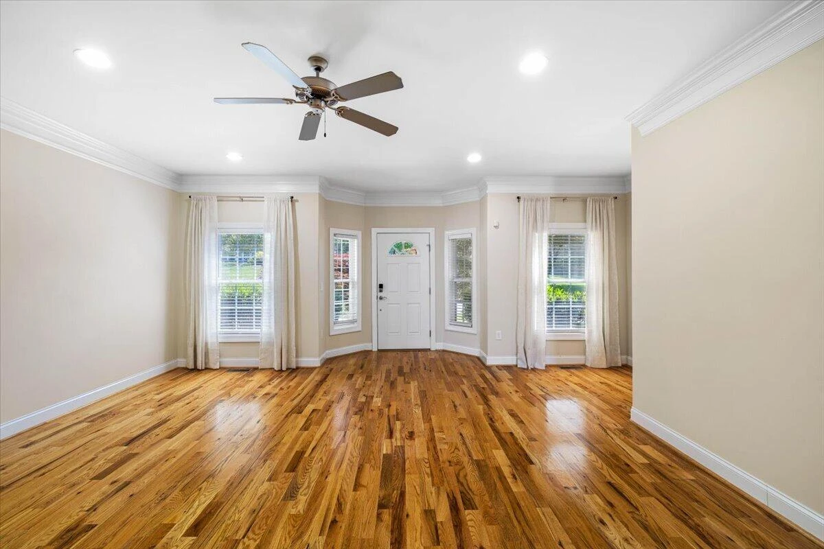 110 Phoenix BLVD NW - Photo 5