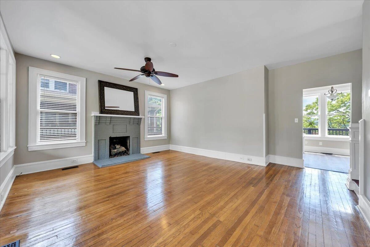 834 Day AVE SW - Photo 10