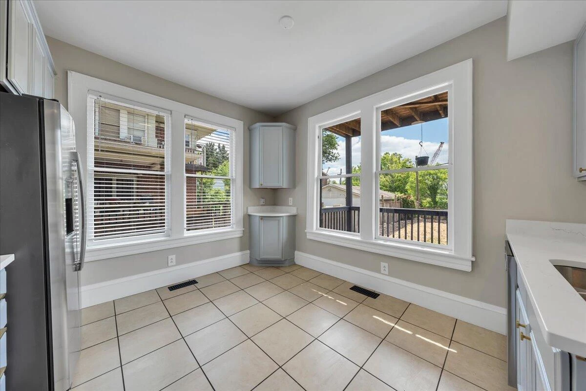 834 Day AVE SW - Photo 24