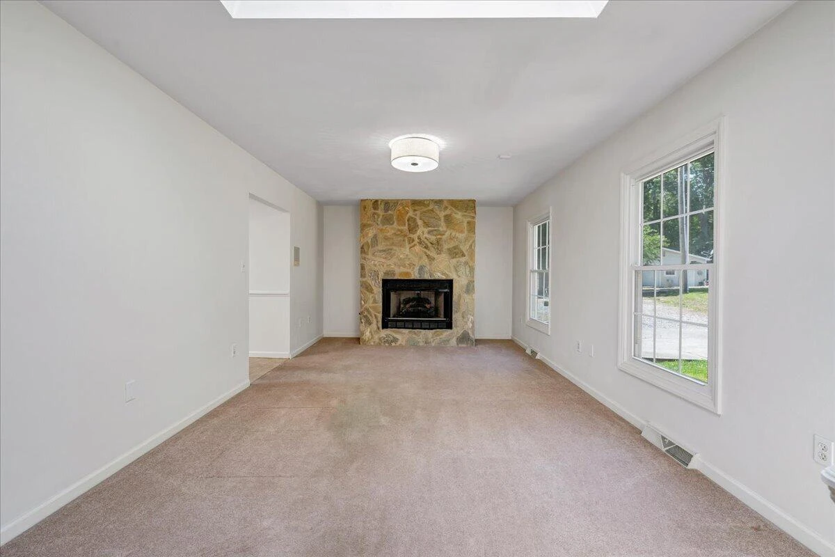 3222 Lakewood Forest RD - Photo 10
