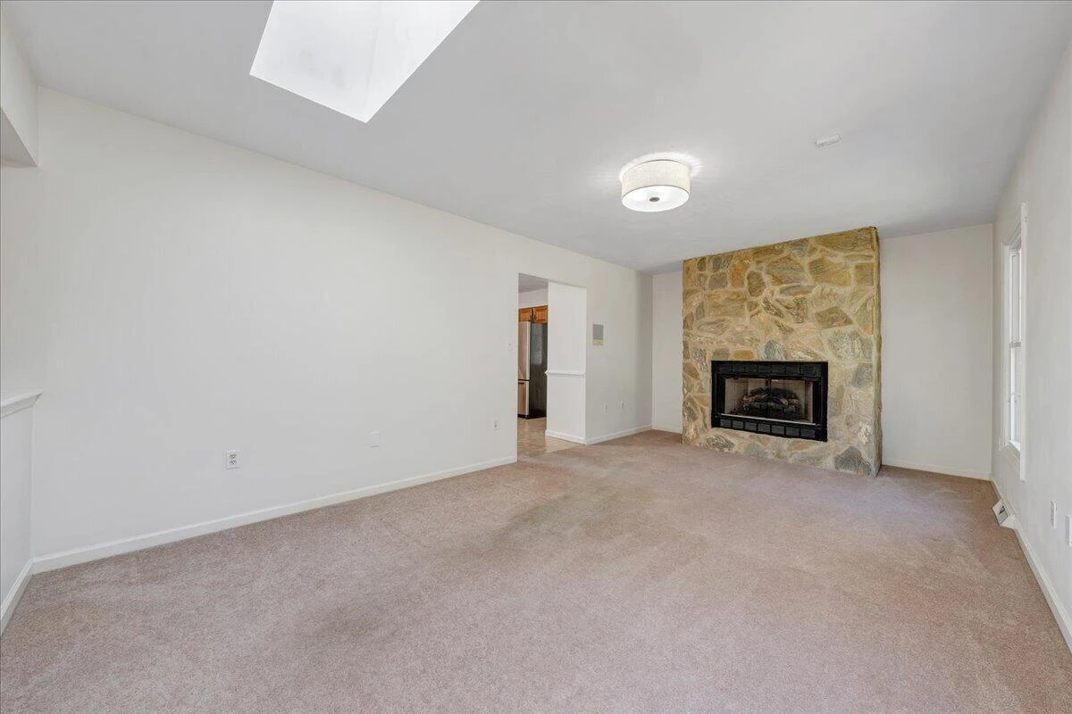 3222 Lakewood Forest RD - Photo 12