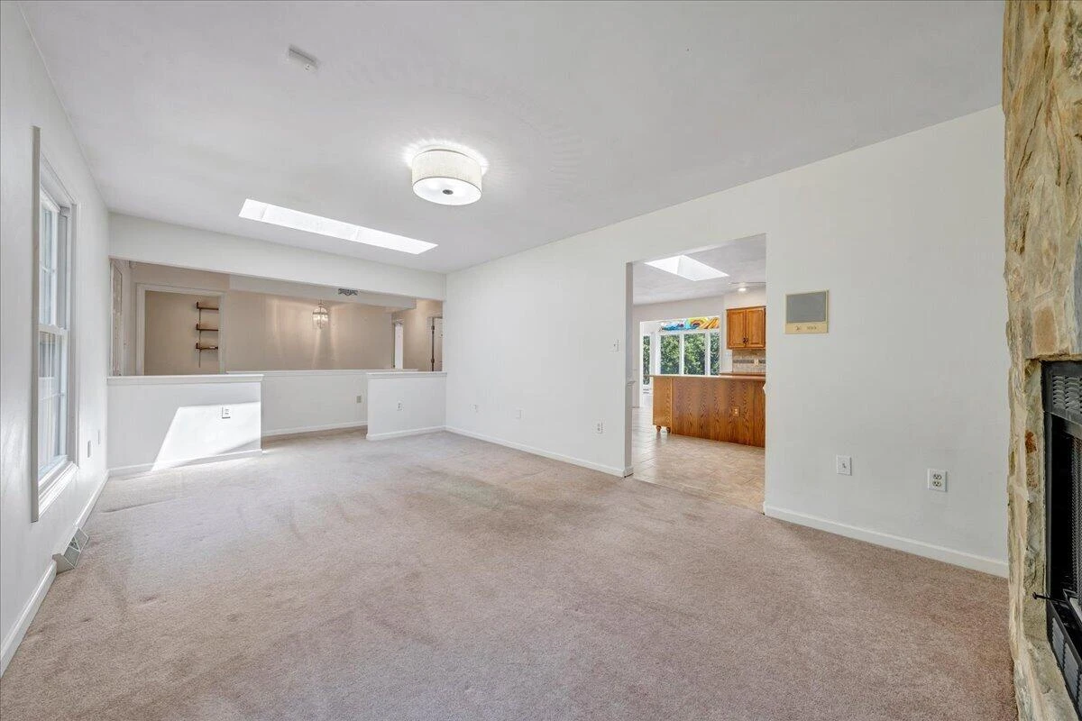 3222 Lakewood Forest RD - Photo 14