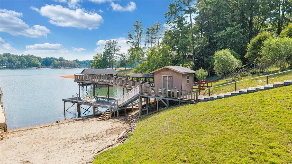 3222 Lakewood Forest RD - Photo 4