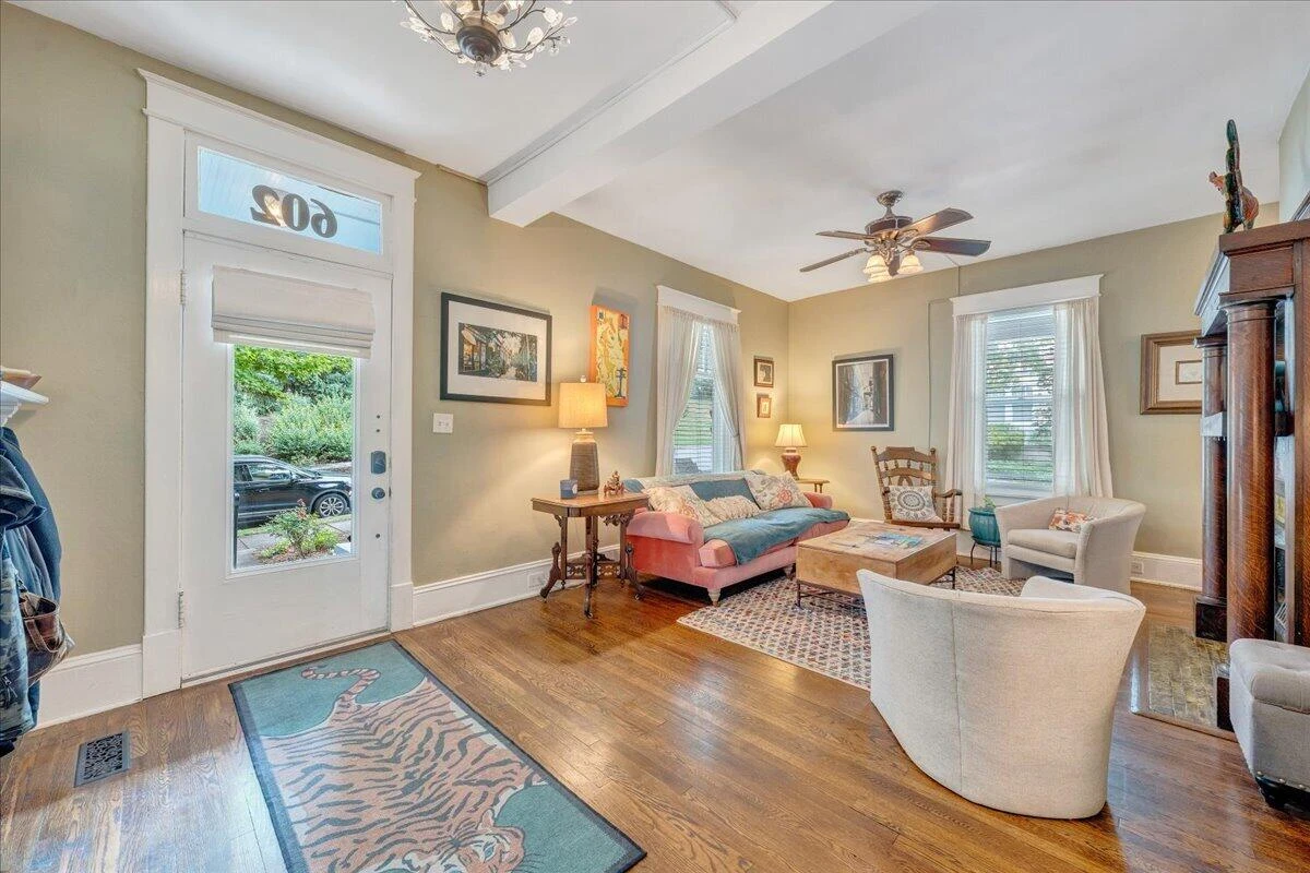 602 Walnut AVE SW - Photo 18