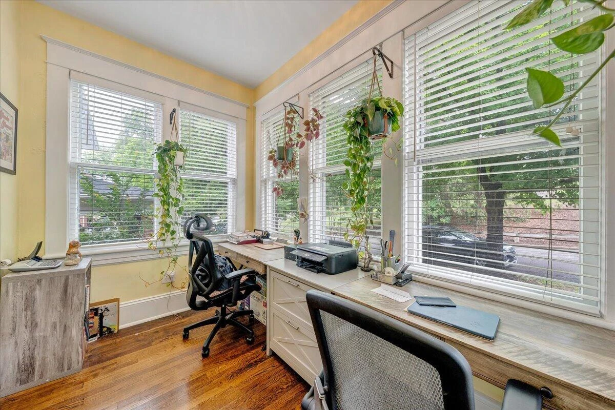 602 Walnut AVE SW - Photo 29