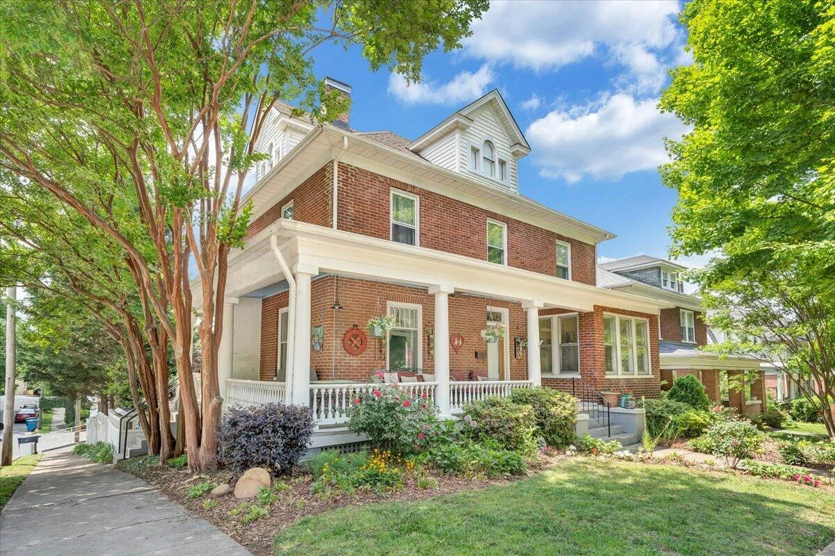 602 Walnut AVE SW - Photo 3