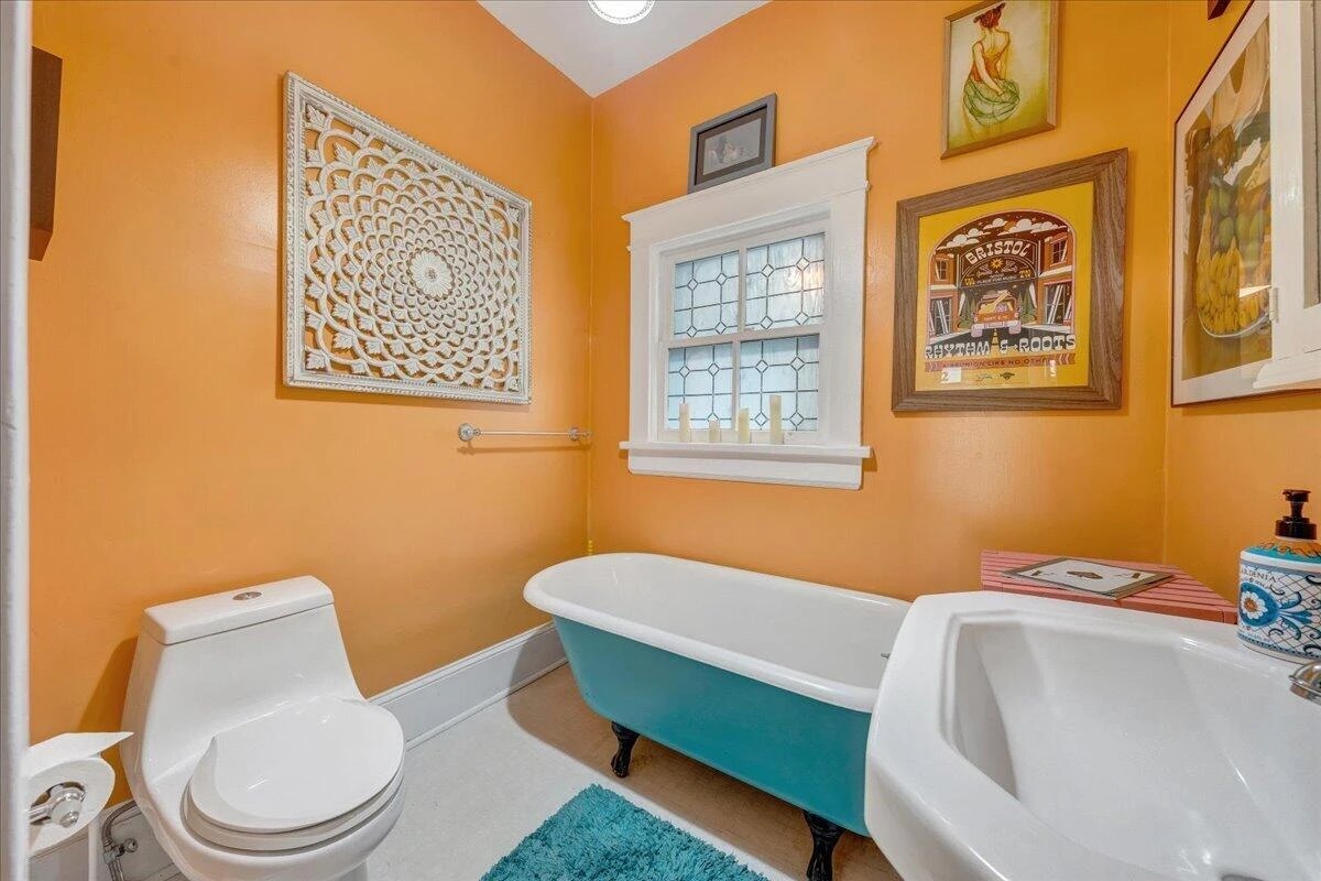 602 Walnut AVE SW - Photo 48