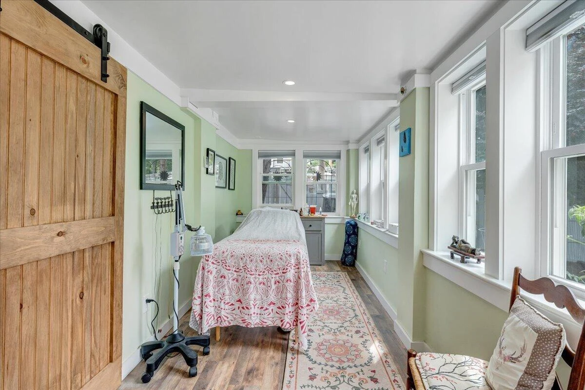 602 Walnut AVE SW - Photo 80