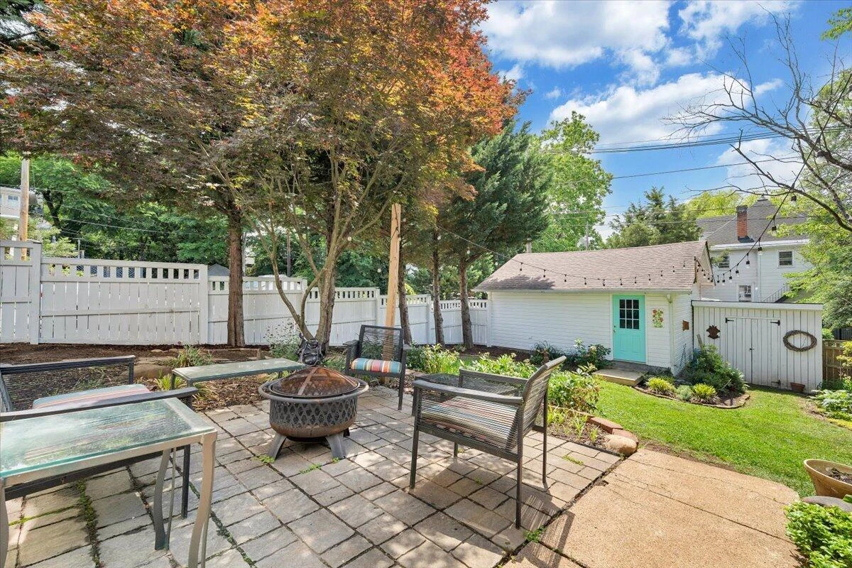 602 Walnut AVE SW - Photo 8