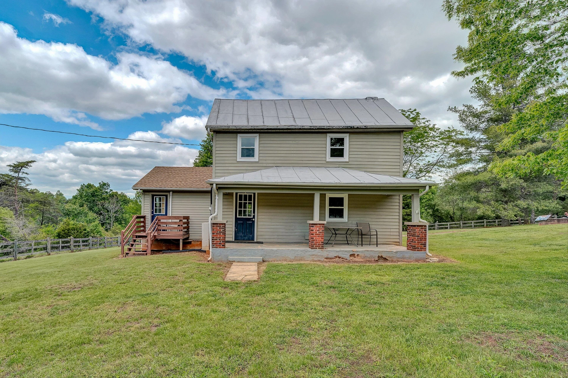 3835 Hardy RD