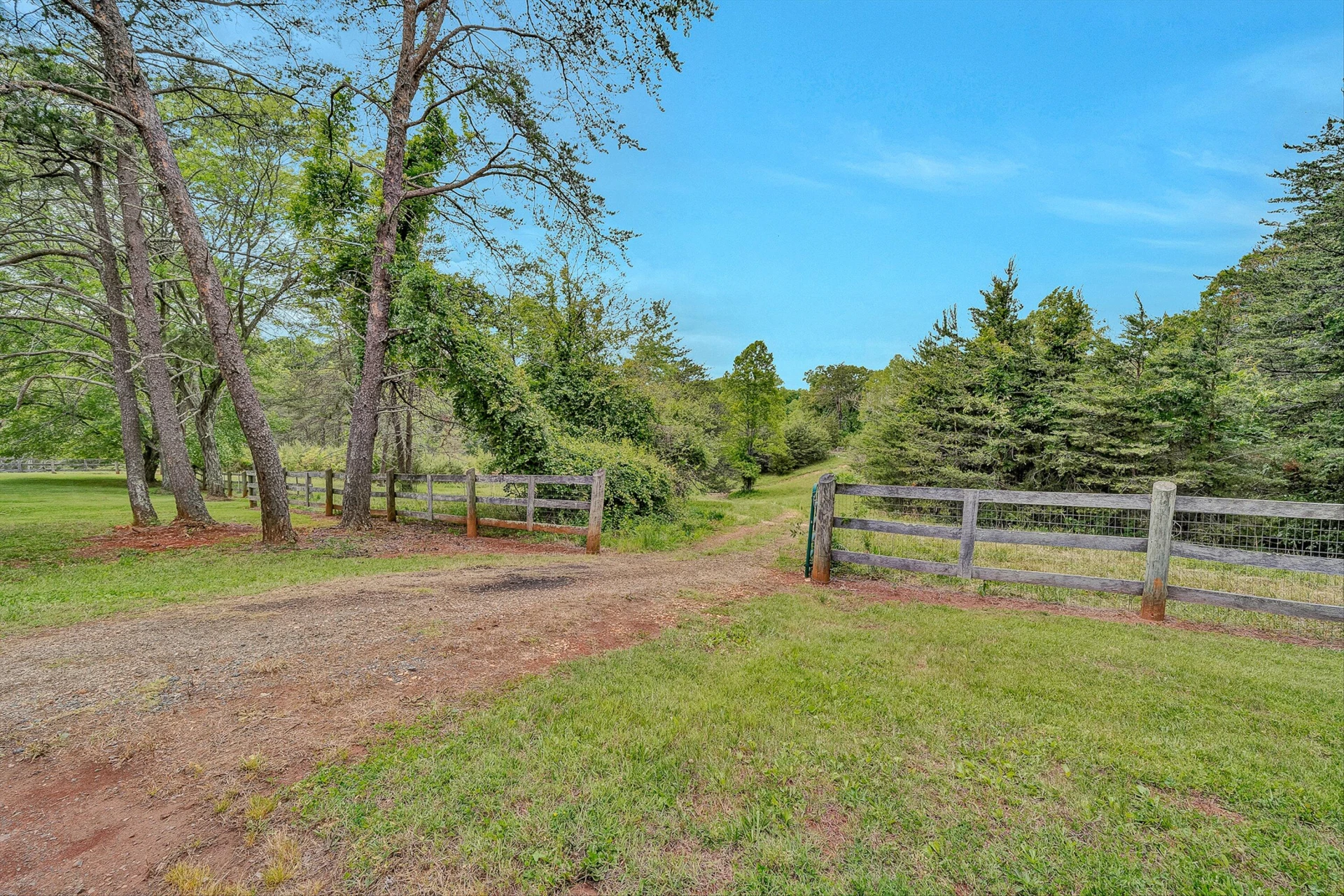 3835 Hardy RD - Photo 46