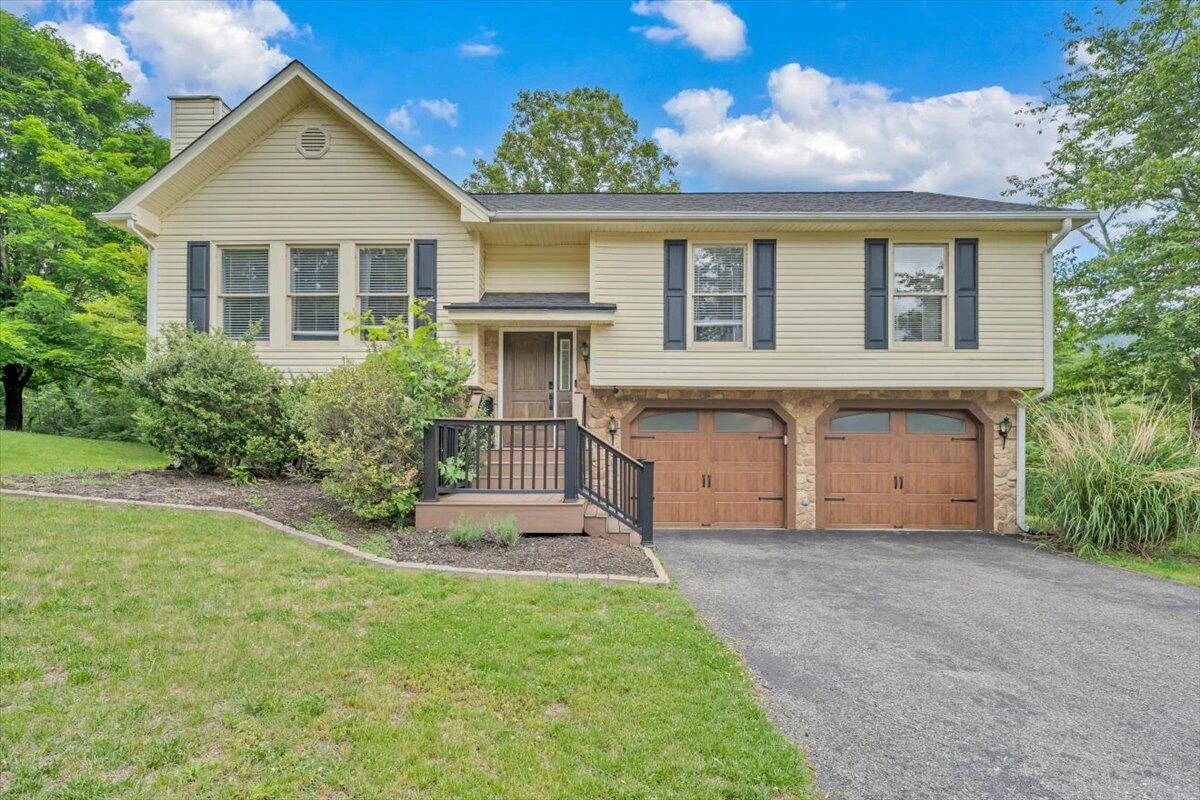 7851 Cedar Edge RD