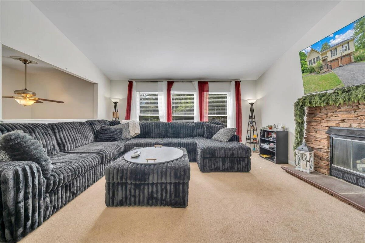 7851 Cedar Edge RD - Photo 5