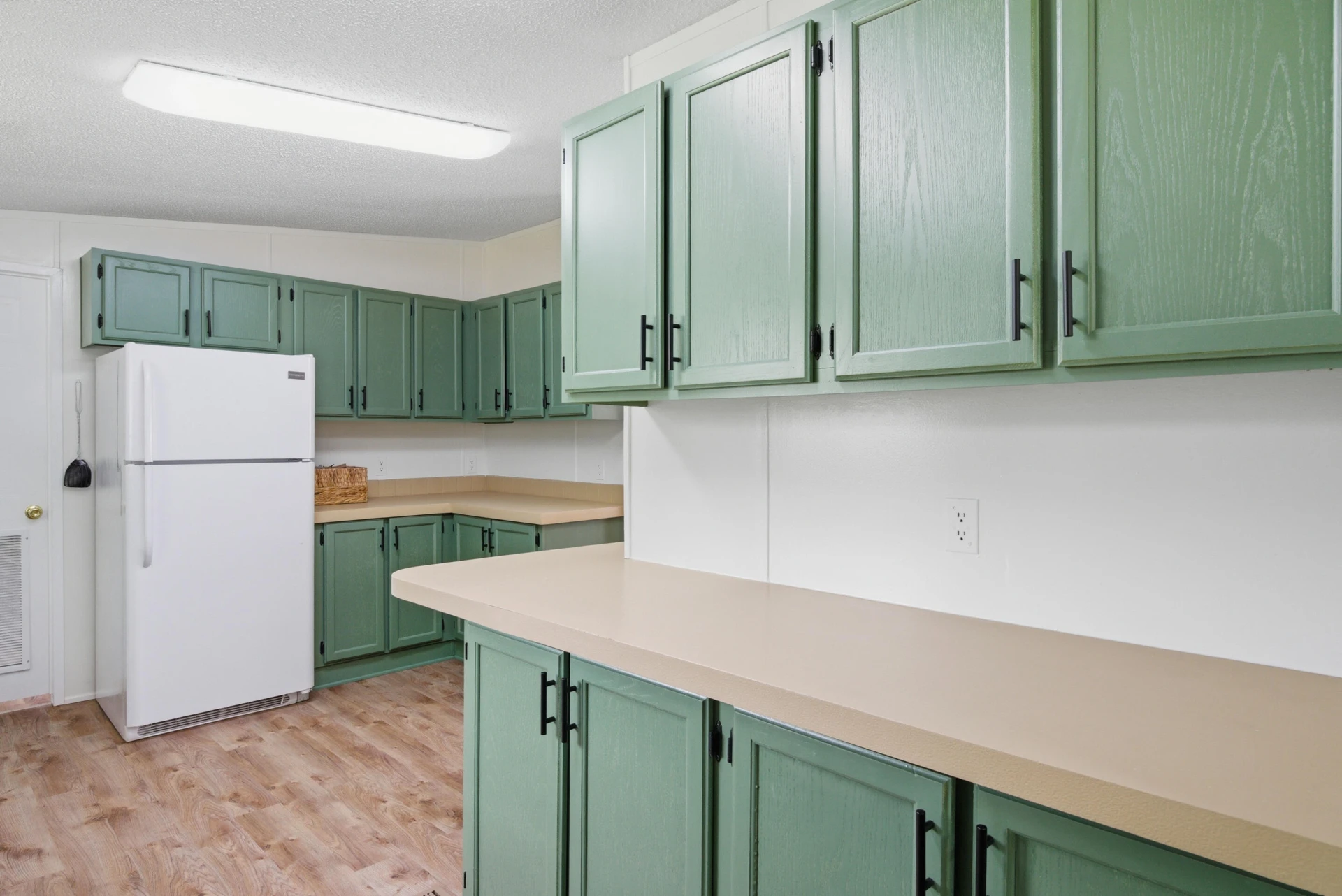 670 Liberty ST - Photo 14