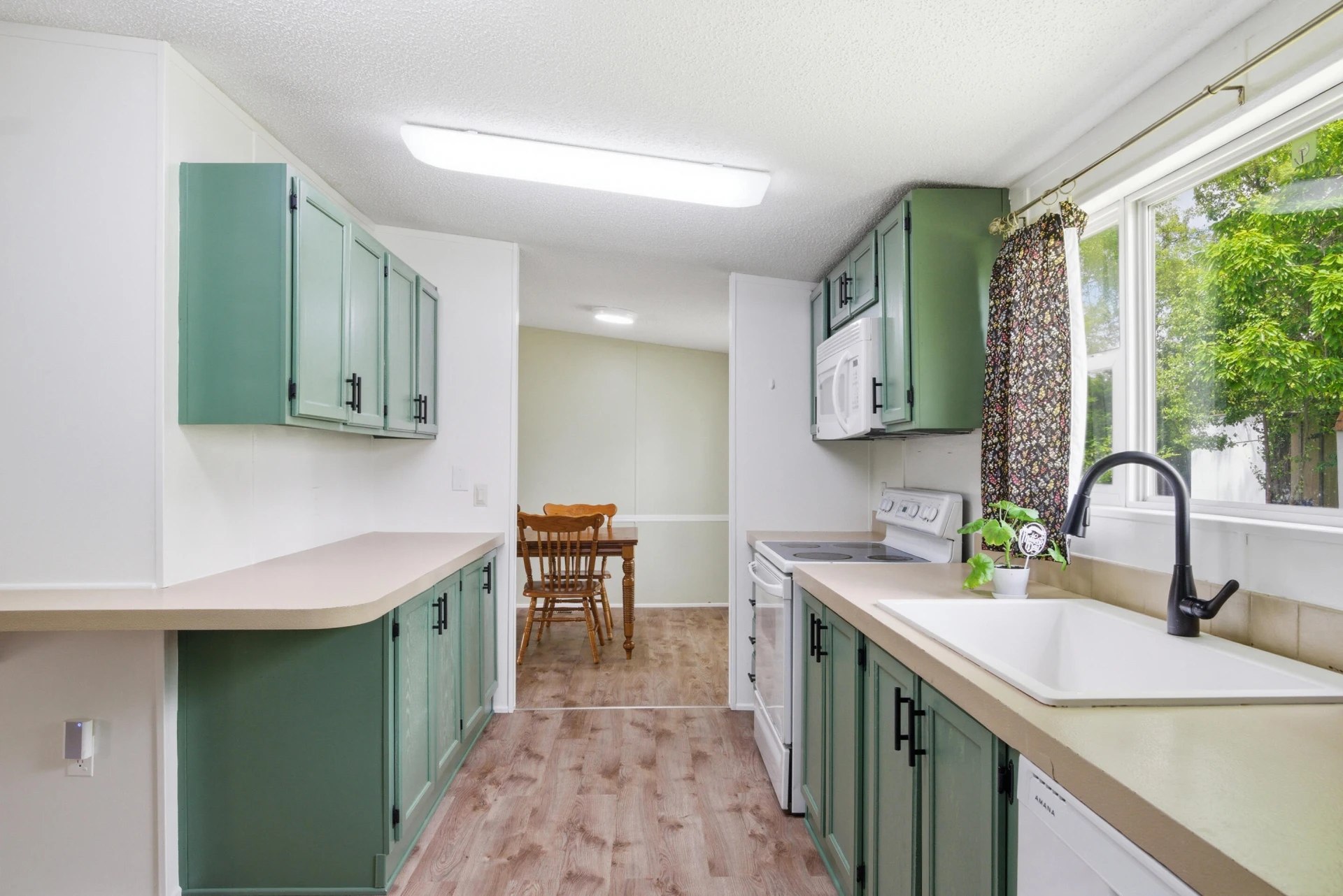 670 Liberty ST - Photo 18