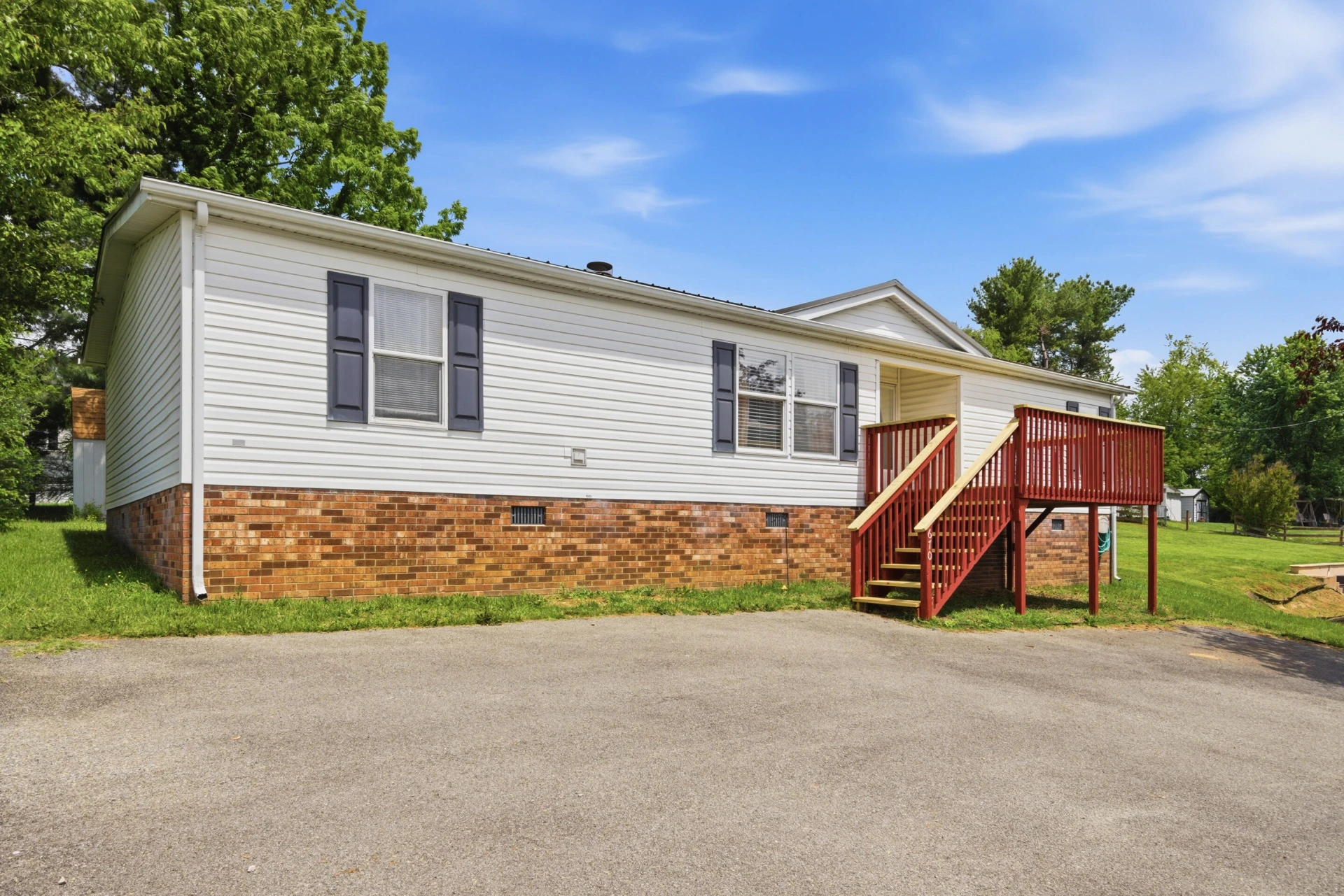 670 Liberty ST - Photo 2