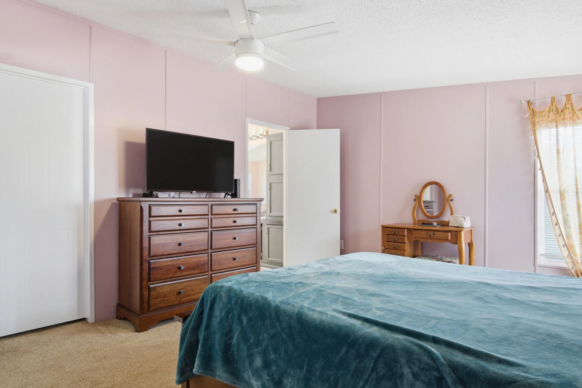 670 Liberty ST - Photo 26