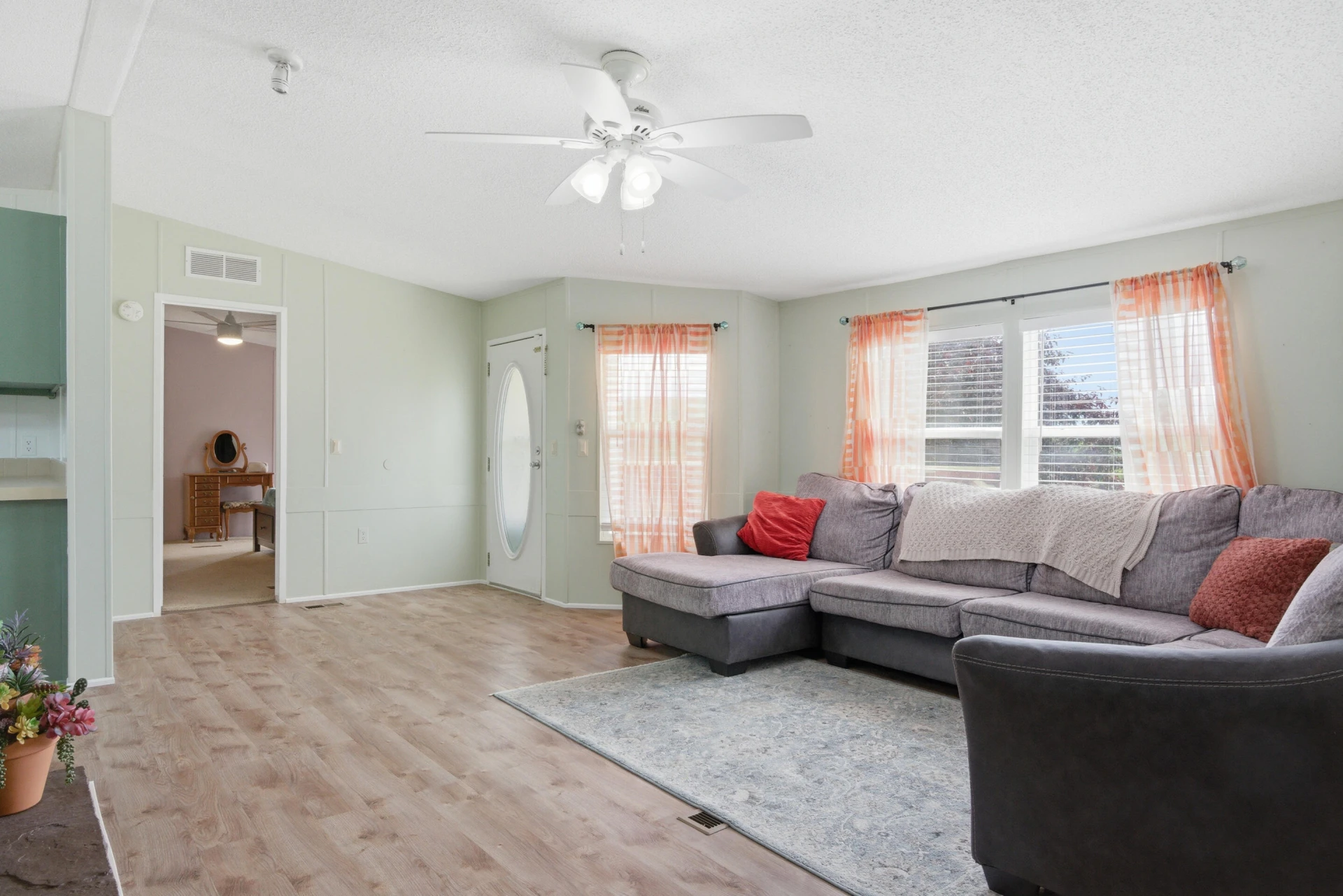670 Liberty ST - Photo 8