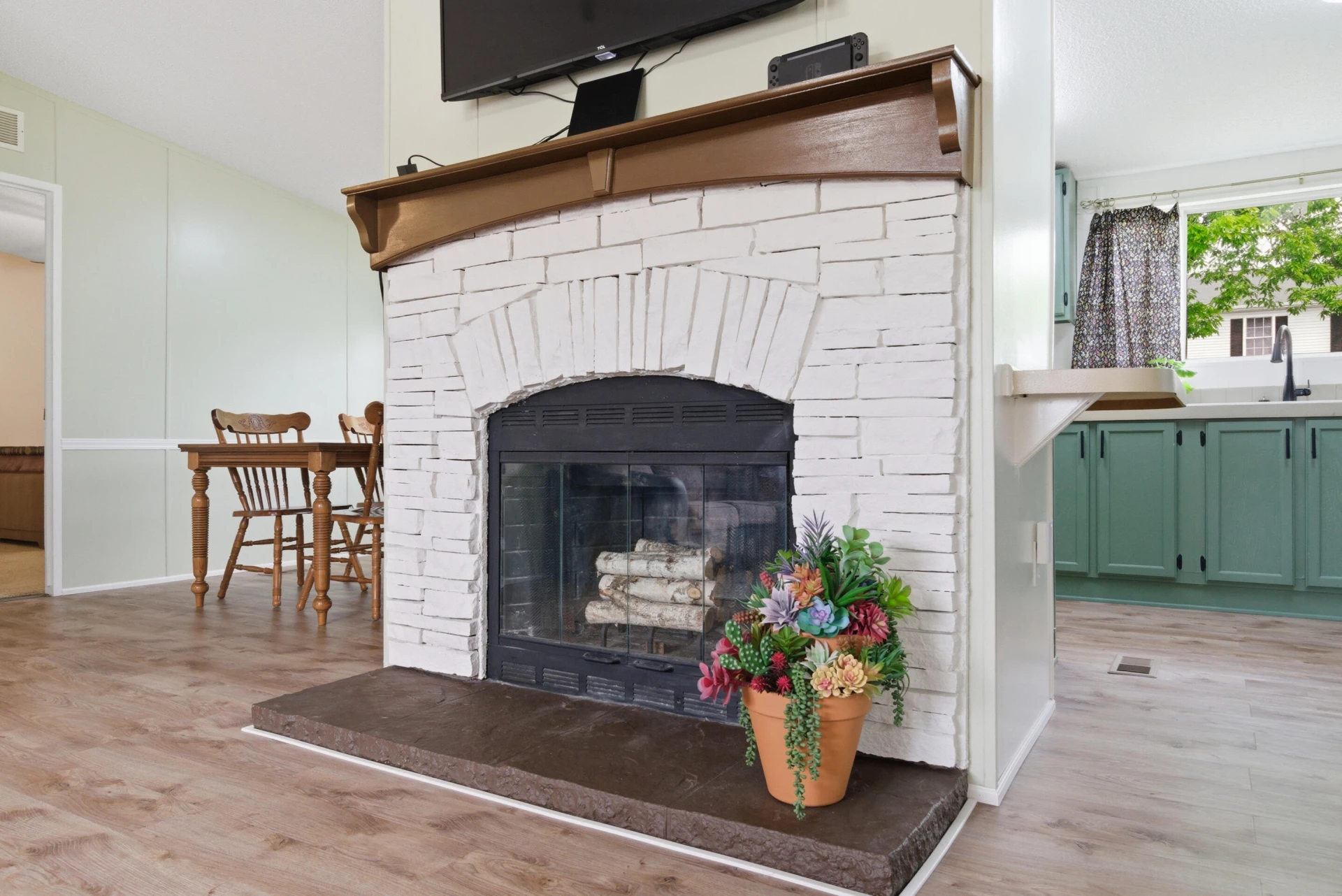 670 Liberty ST - Photo 9
