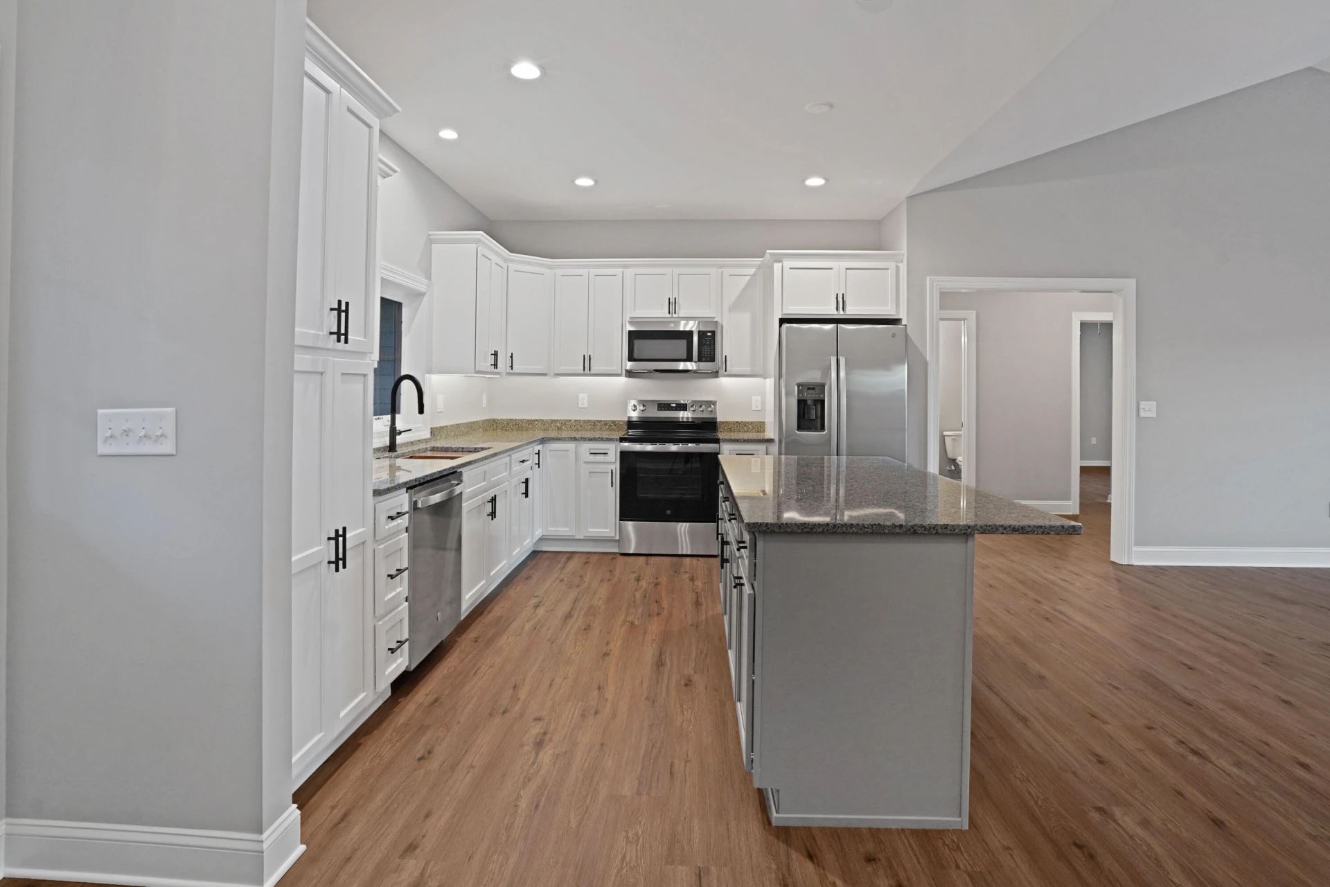 81 Belvior CIR - Photo 14