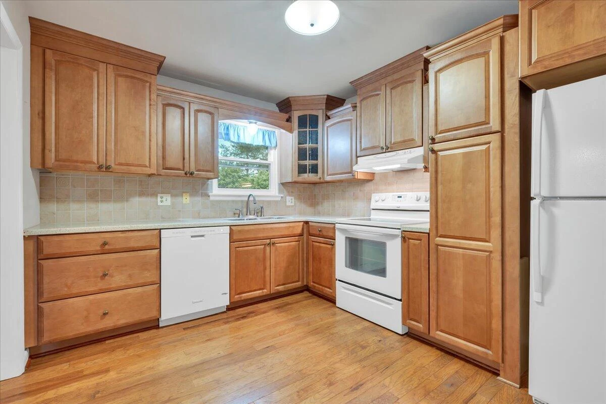 3722 Meadowlark RD - Photo 13